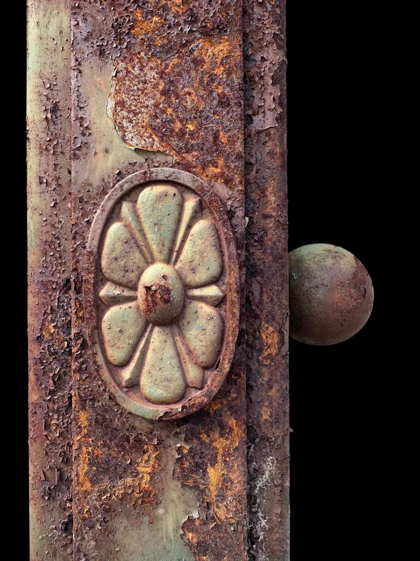 Vintage Cast Iron Post, 2 Available GA21052