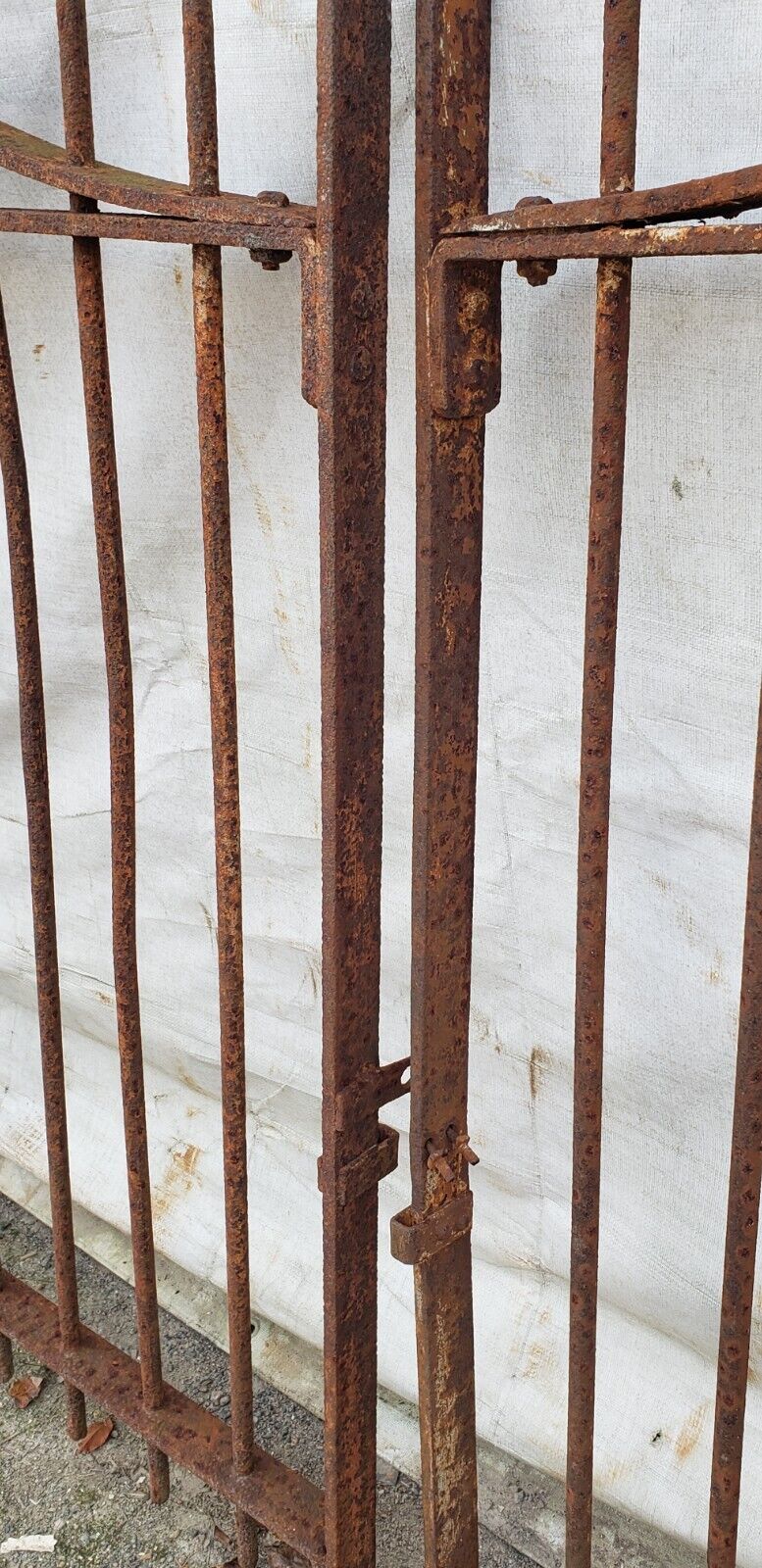 Arched Gates with Arrow Point Finials GA9577