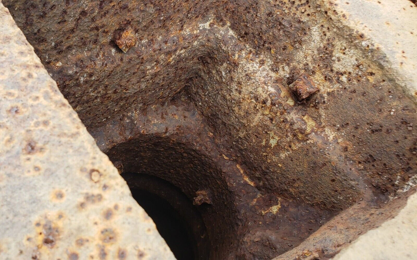 Rare & Ornate Cast Iron Fluted Pedestal 74" x 16" x 14" GA9789