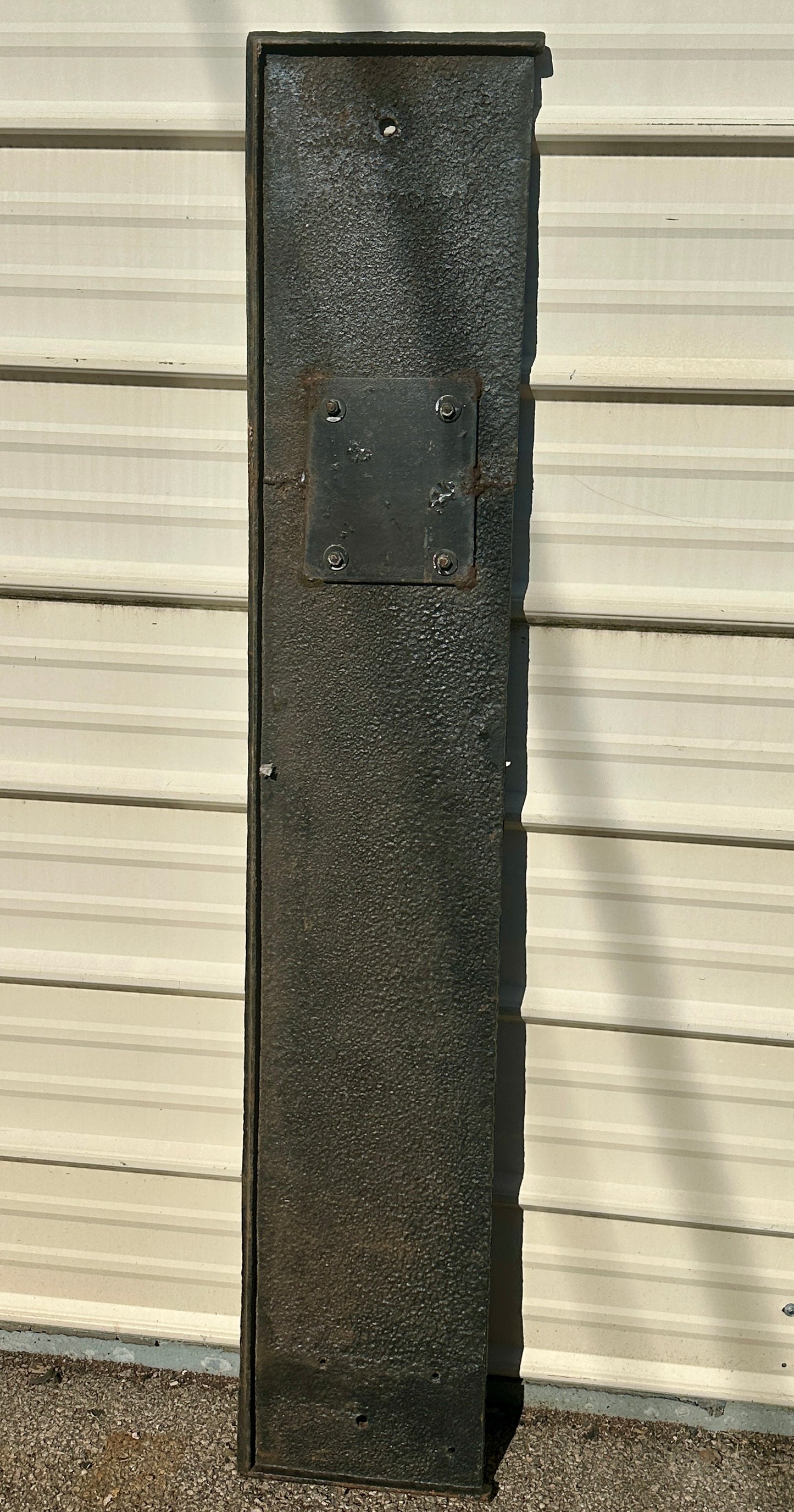 Single 5’+ Cast Iron Stair Tread GA20830