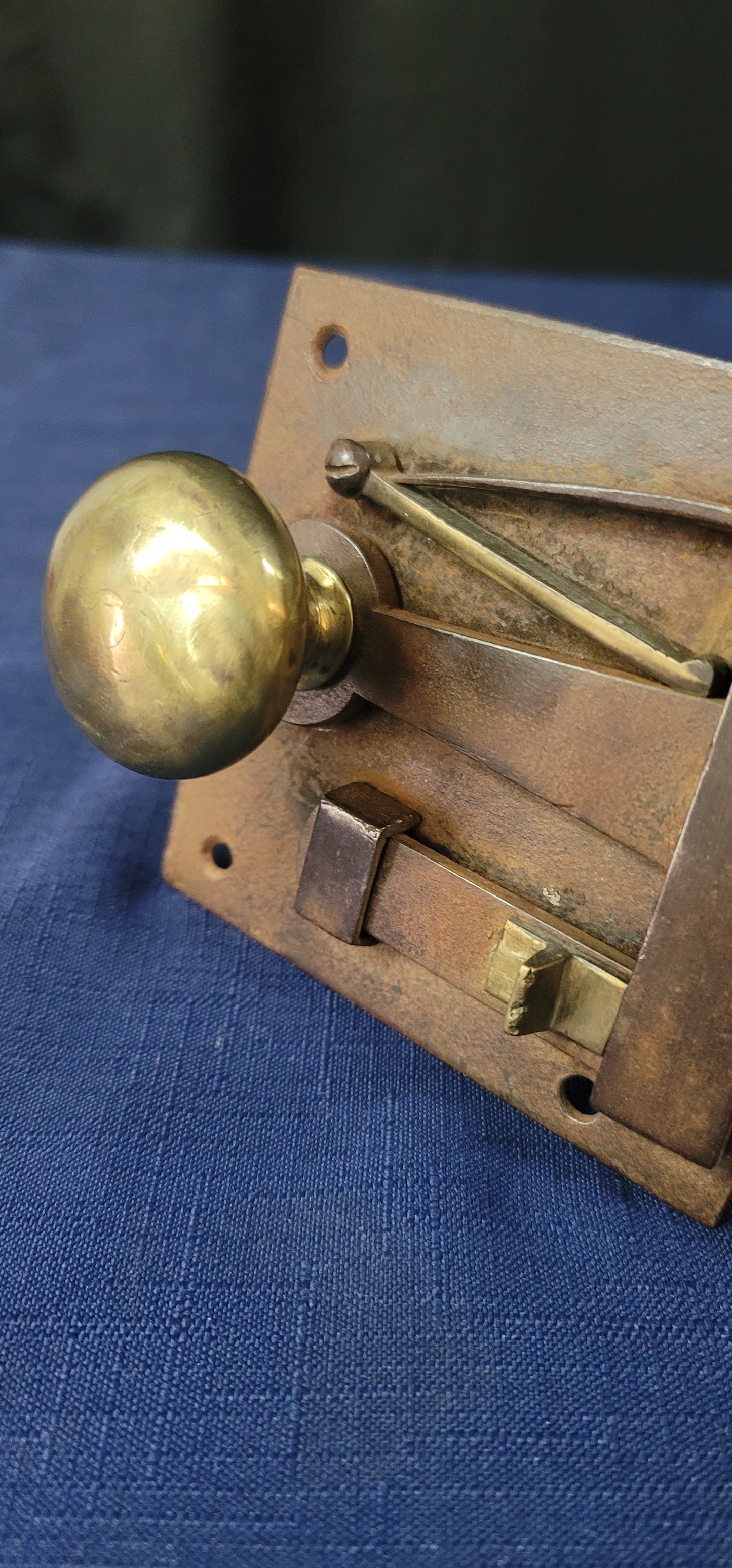 Vintage Harper Left Side Iron & Brass Lever Rim Lock & Knobs 4" x 3 3/4" GS00742