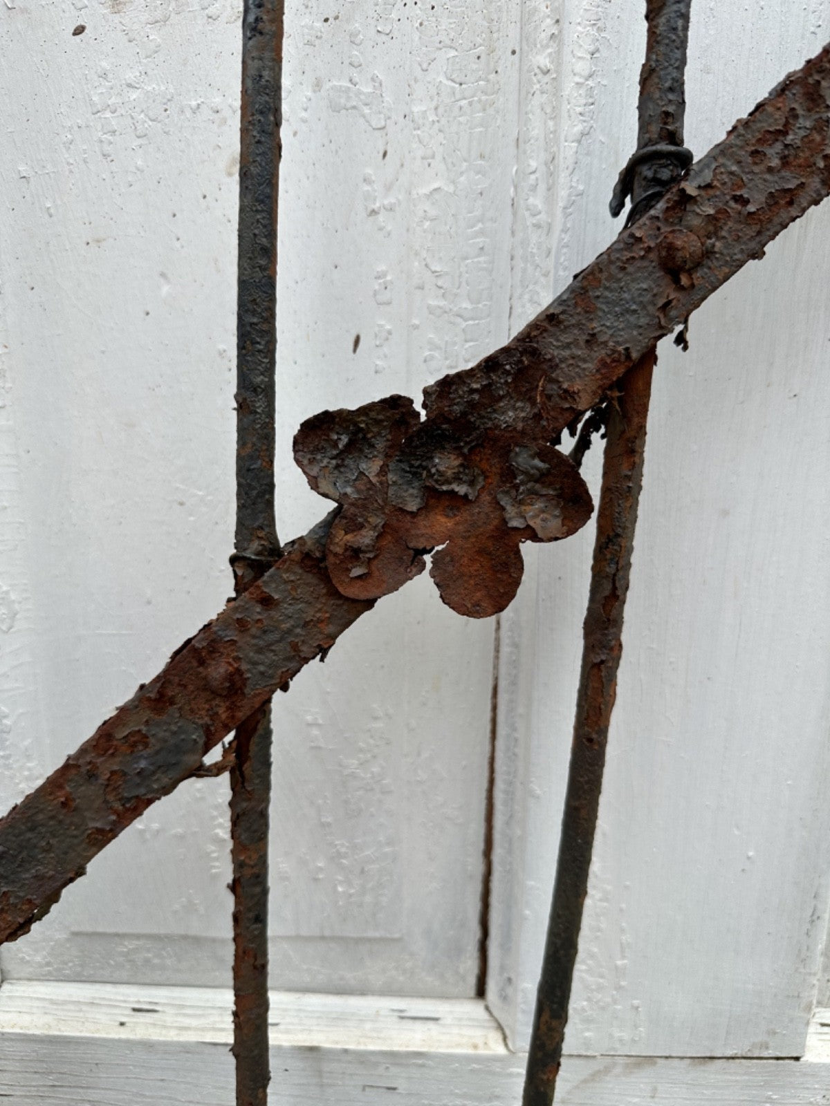 Antique Iron Hairpin Garden Gate GA20248