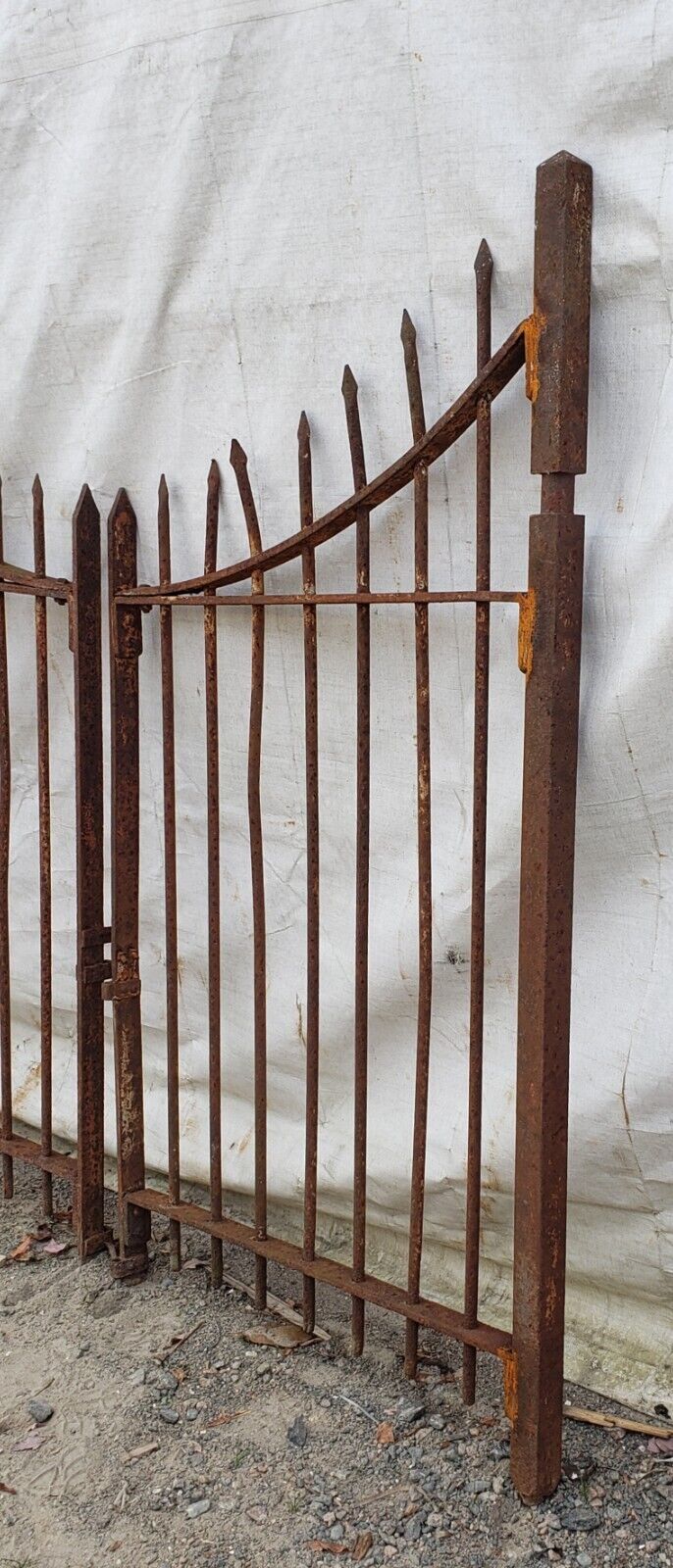 Arched Gates with Arrow Point Finials GA9577
