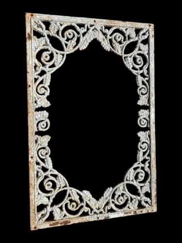 XL Decorative Iron Grapevine Frame *GAM0192