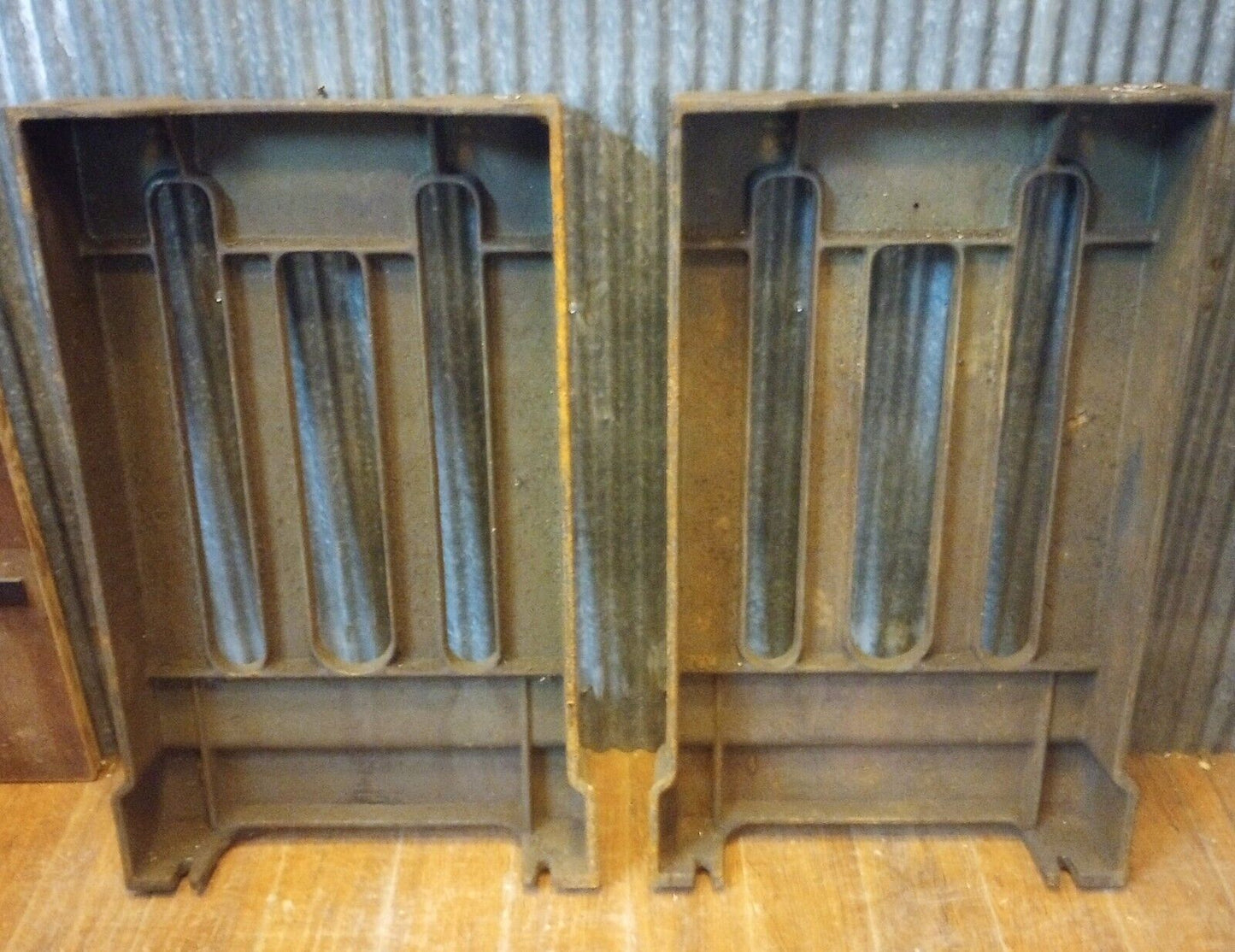 Pair of Walker & Turner Cast Iron Machine Legs 31 3/8" Tall x 19" Wide