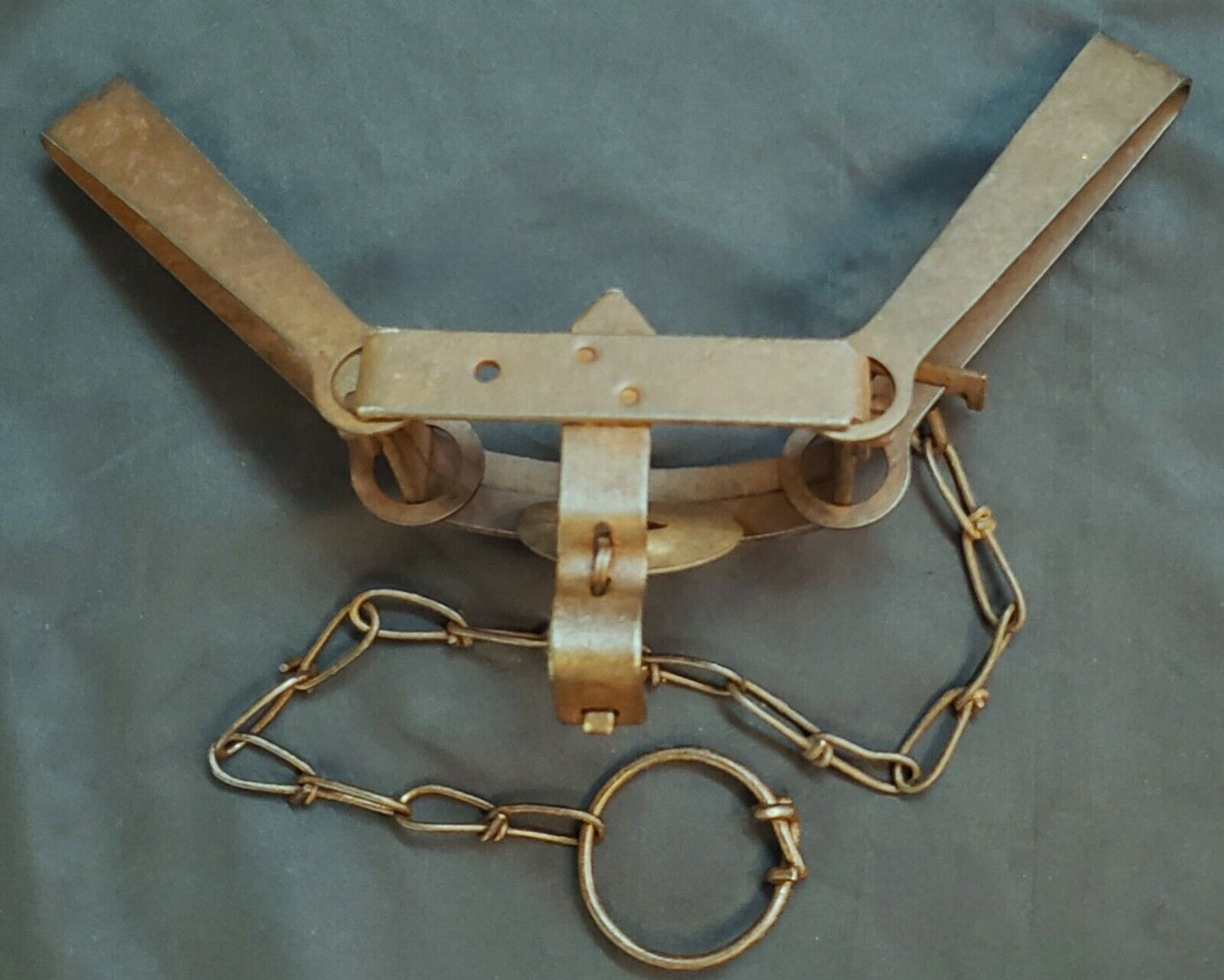 Vintage Oneida Victor #2 Plus Blake & Lamb Cast Iron Animal Traps GS00089