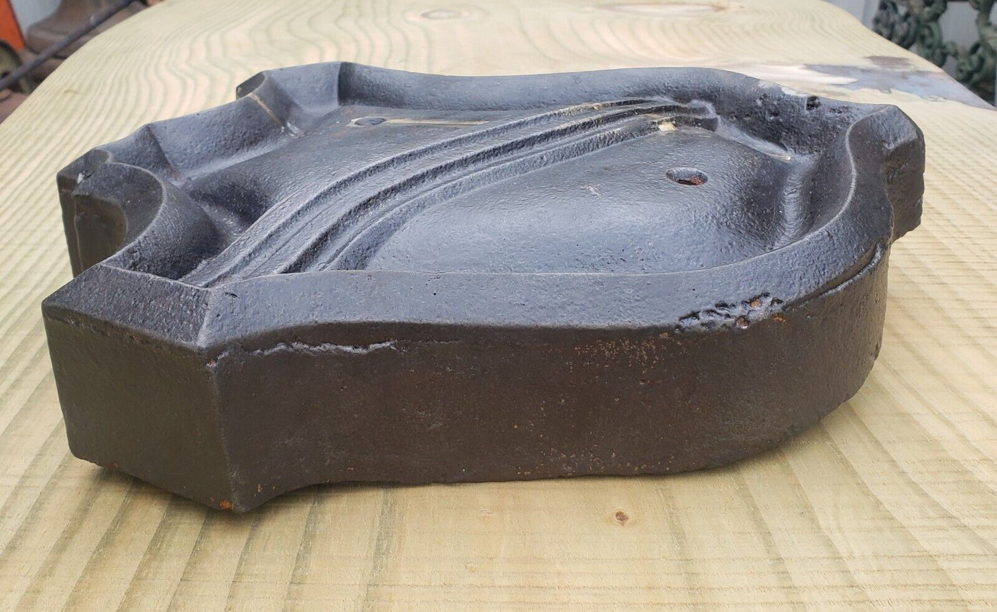 Rare Cast Iron Heraldic Shield Door / Building Pediment 14 1/2" x 13" GA9782