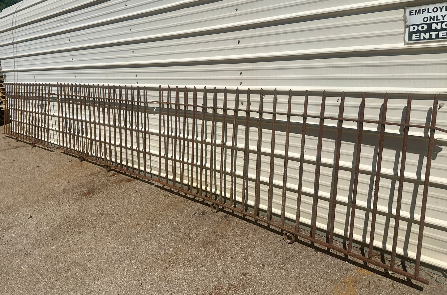 23 Ft of Antique Wrought Iron Picket Fencing GA21013
