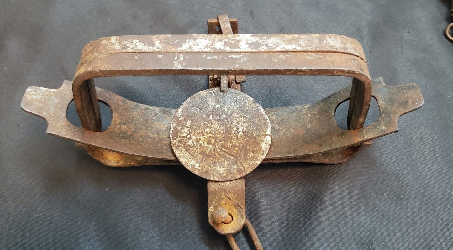 Vintage Oneida Victor #2 Plus Blake & Lamb Cast Iron Animal Traps GS00089