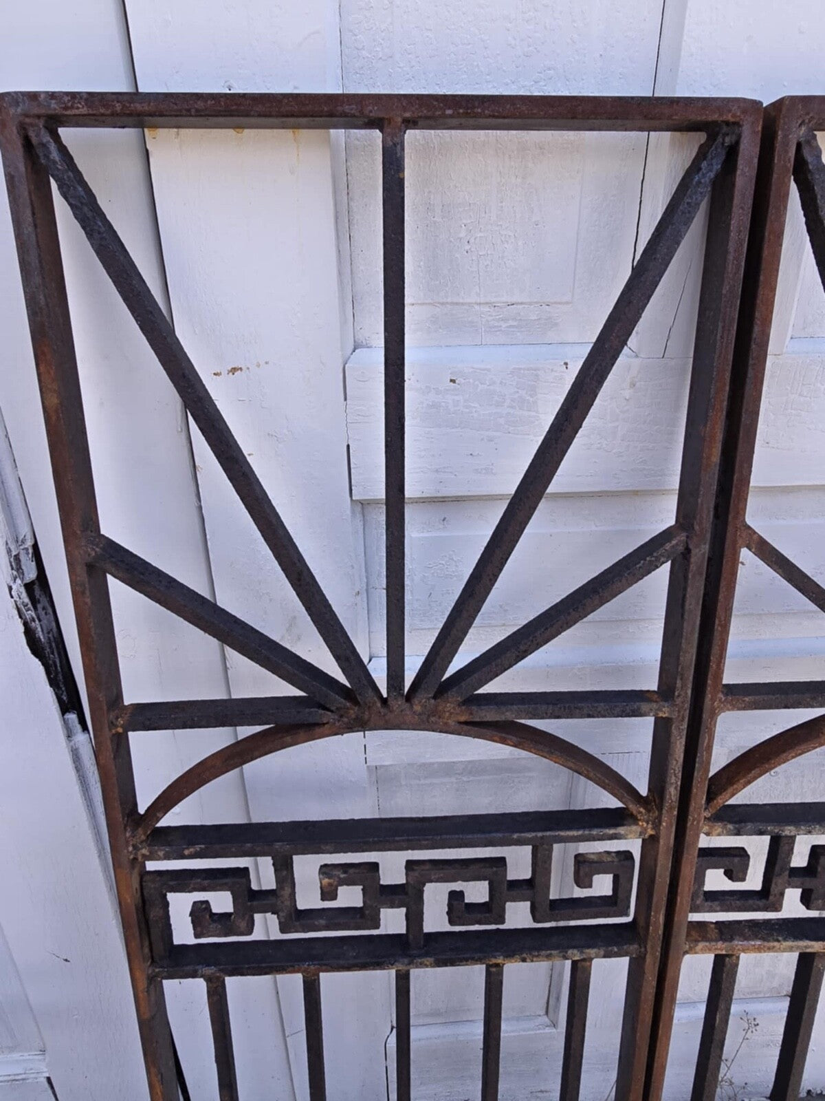 Antique Geometric Iron Gate GAM0453