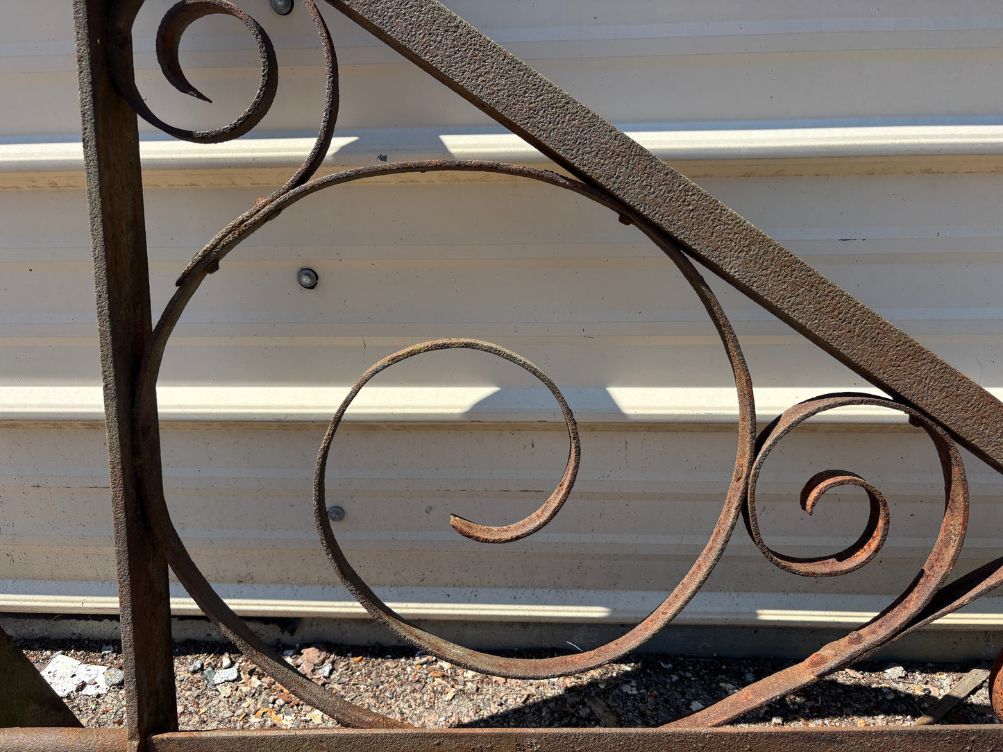 Pair of Iron Brackets GA21334