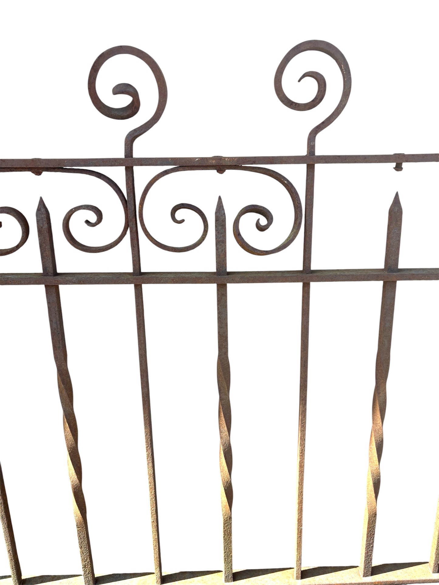 6 feet of antique iron fencing GA21086