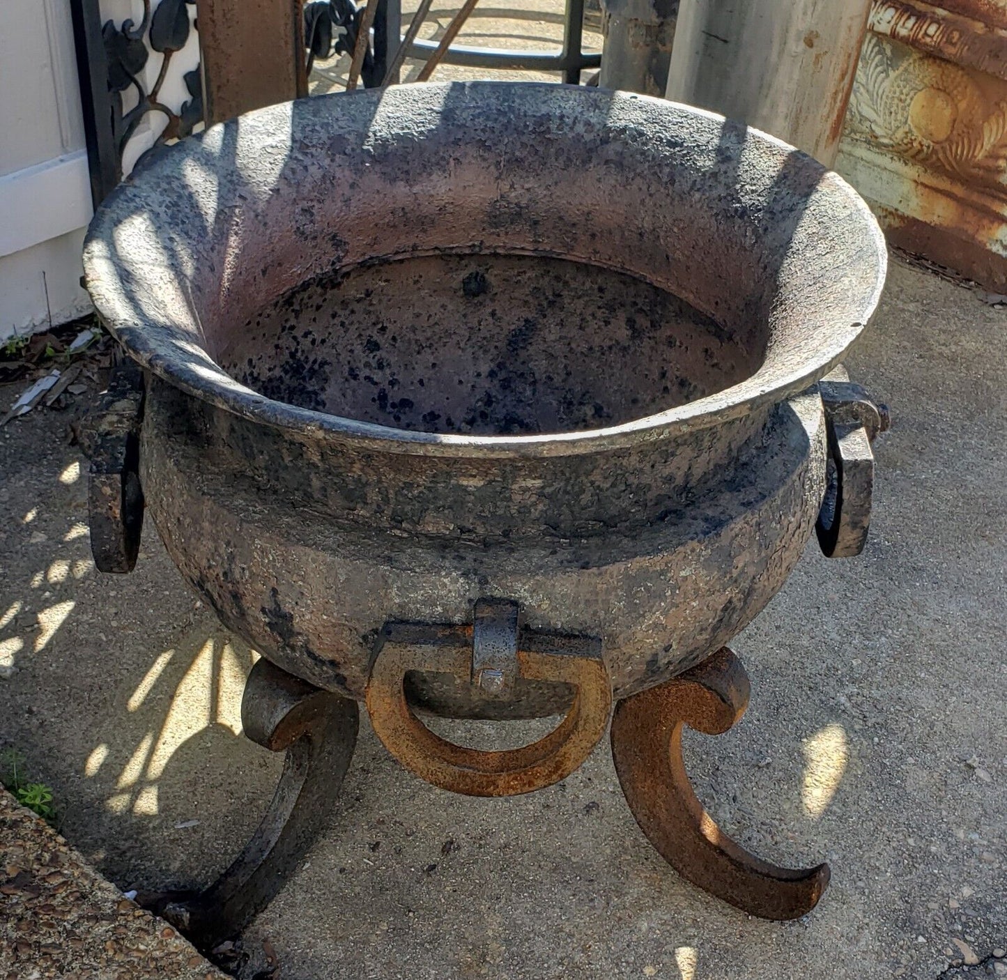 Restored Cast Iron Cauldron Fire Pit Pot 26" x 26" GA9771