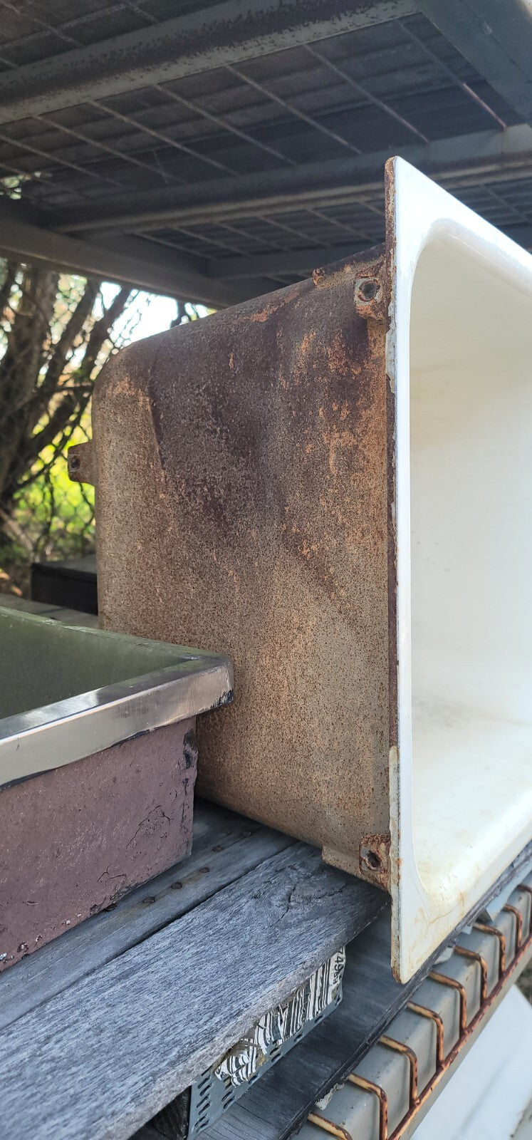 Deep Cast Iron Sink 14" T x 24" W x 20" Deep GS00570