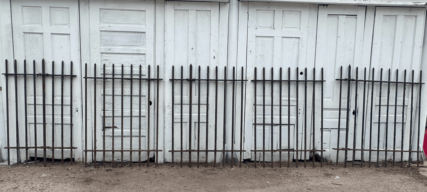 33 Ft of Antique Wrought Iron Spear-Top Fencing GA21042