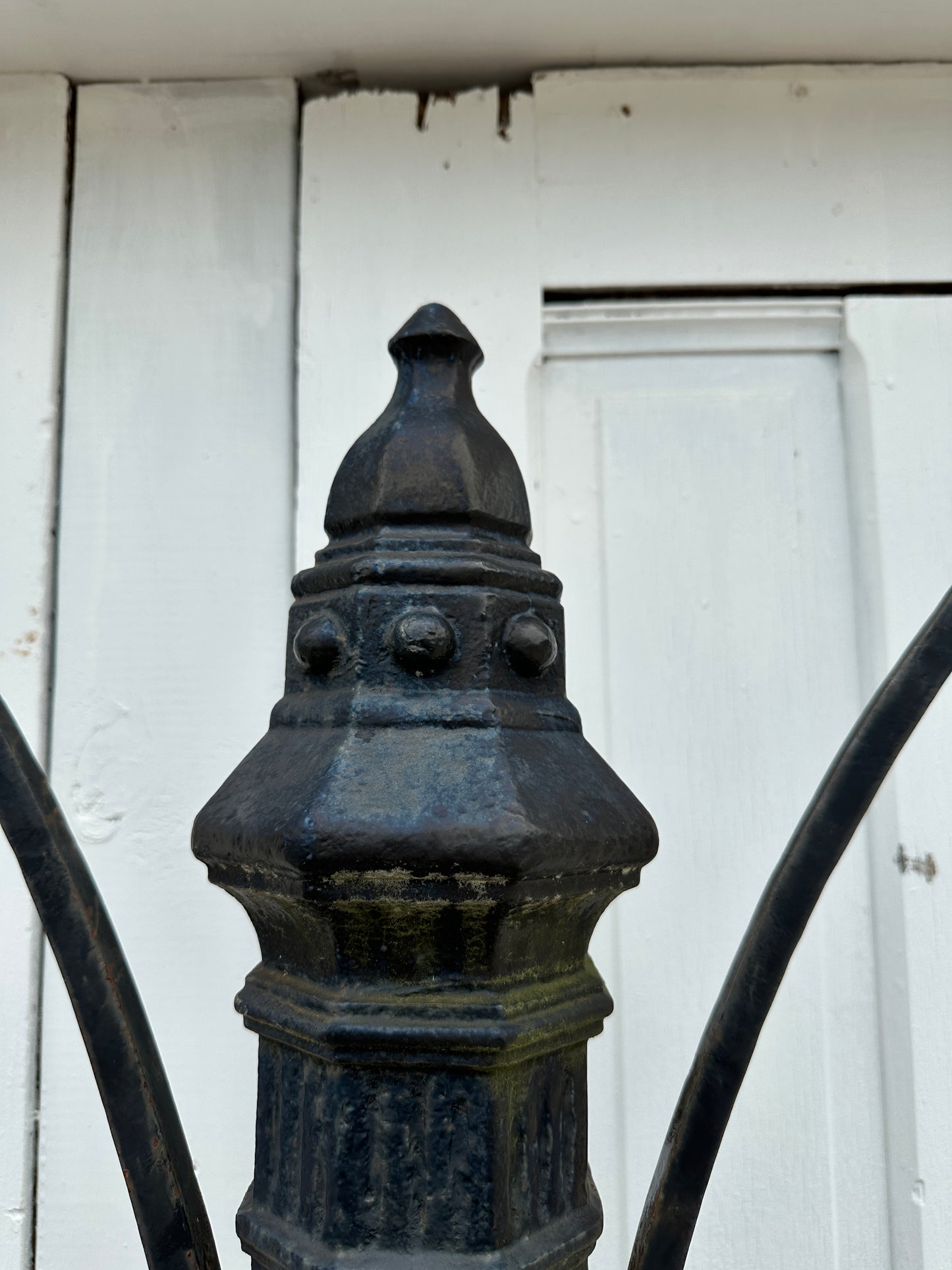 19th Century Cast Iron Plant Hanging Post GA20296