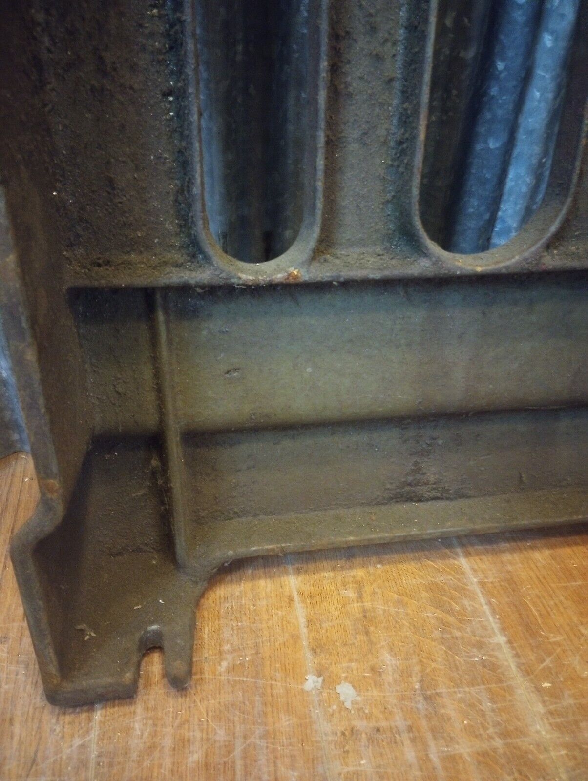 Pair of Walker & Turner Cast Iron Machine Legs 31 3/8" Tall x 19" Wide