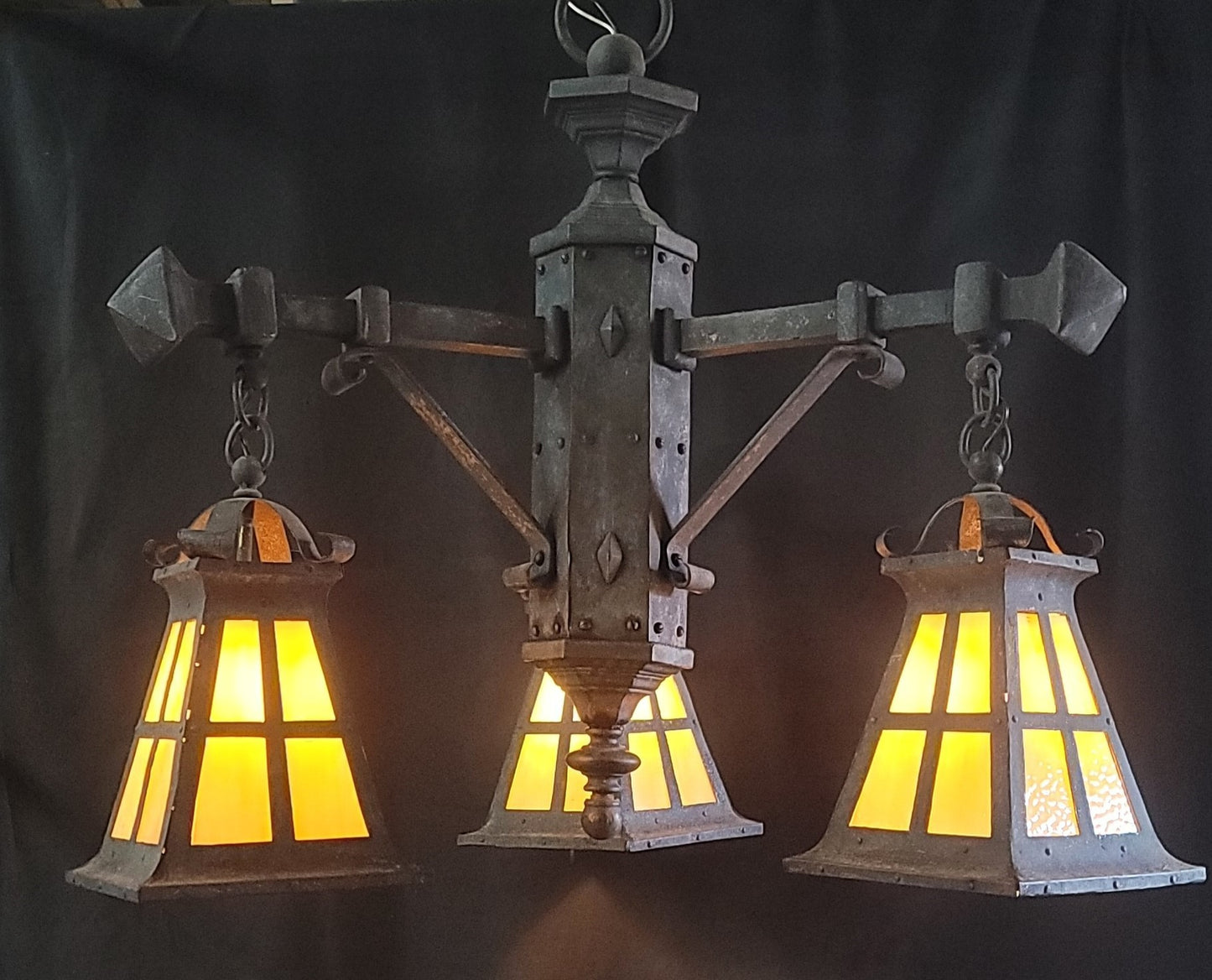 Gothic 3 Light Iron Chandelier w/ Matching Pendant Light 35" x 31" GS00952