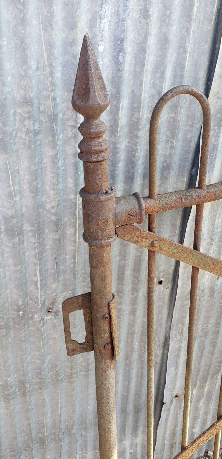 Cross Hatch Wrought Iron Gate with Top Center Arch 44" W x 45" T GS00073