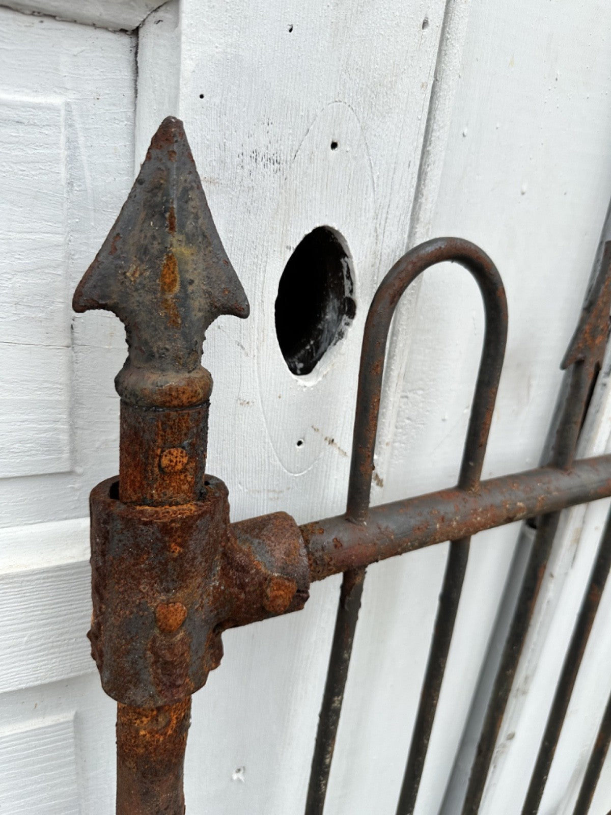Antique Iron Hairpin / Spear Top Garden Gate GA20256