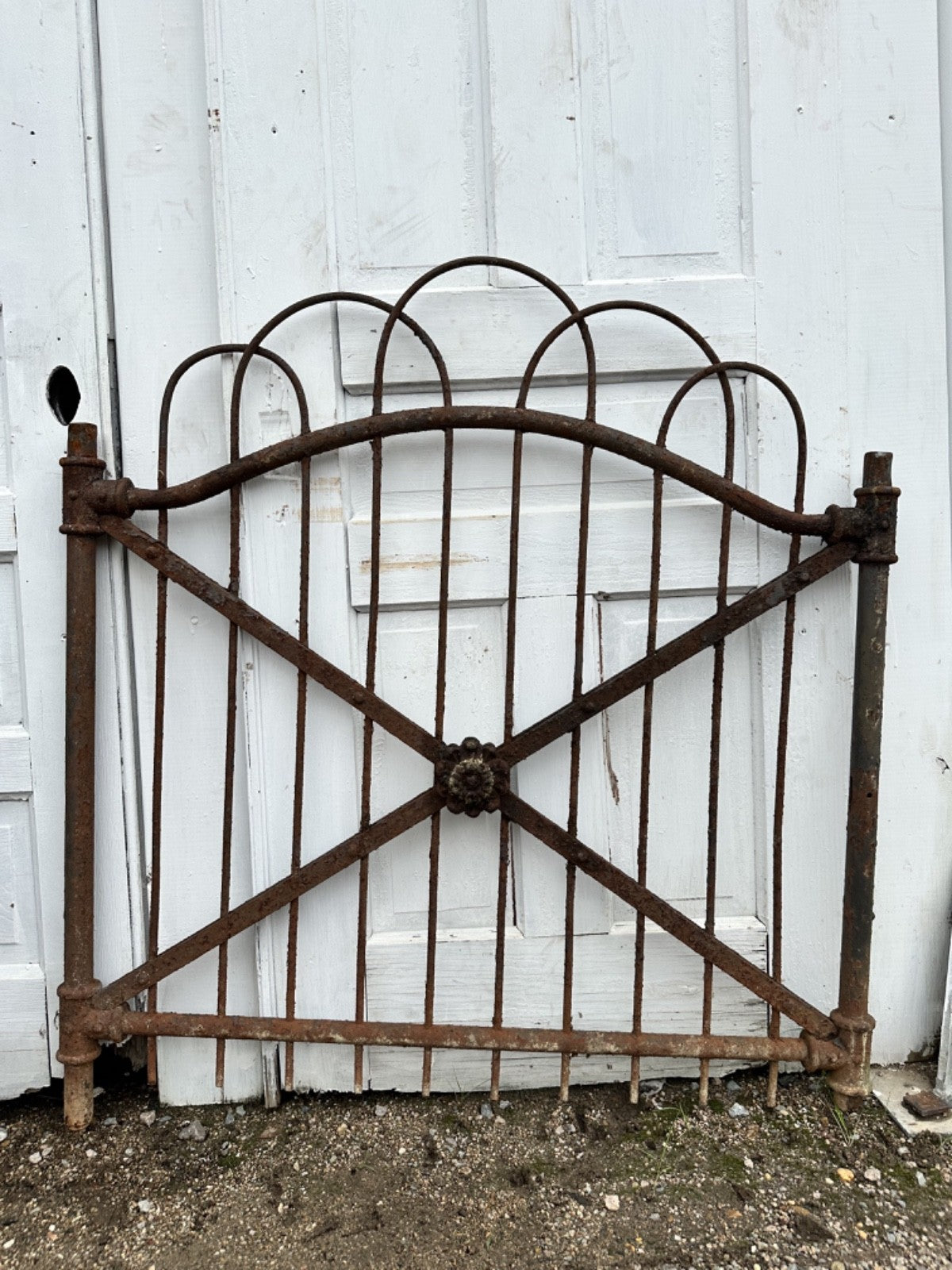 Antique Iron Hairpin Garden Gate w/ Flower Medallion GA20262