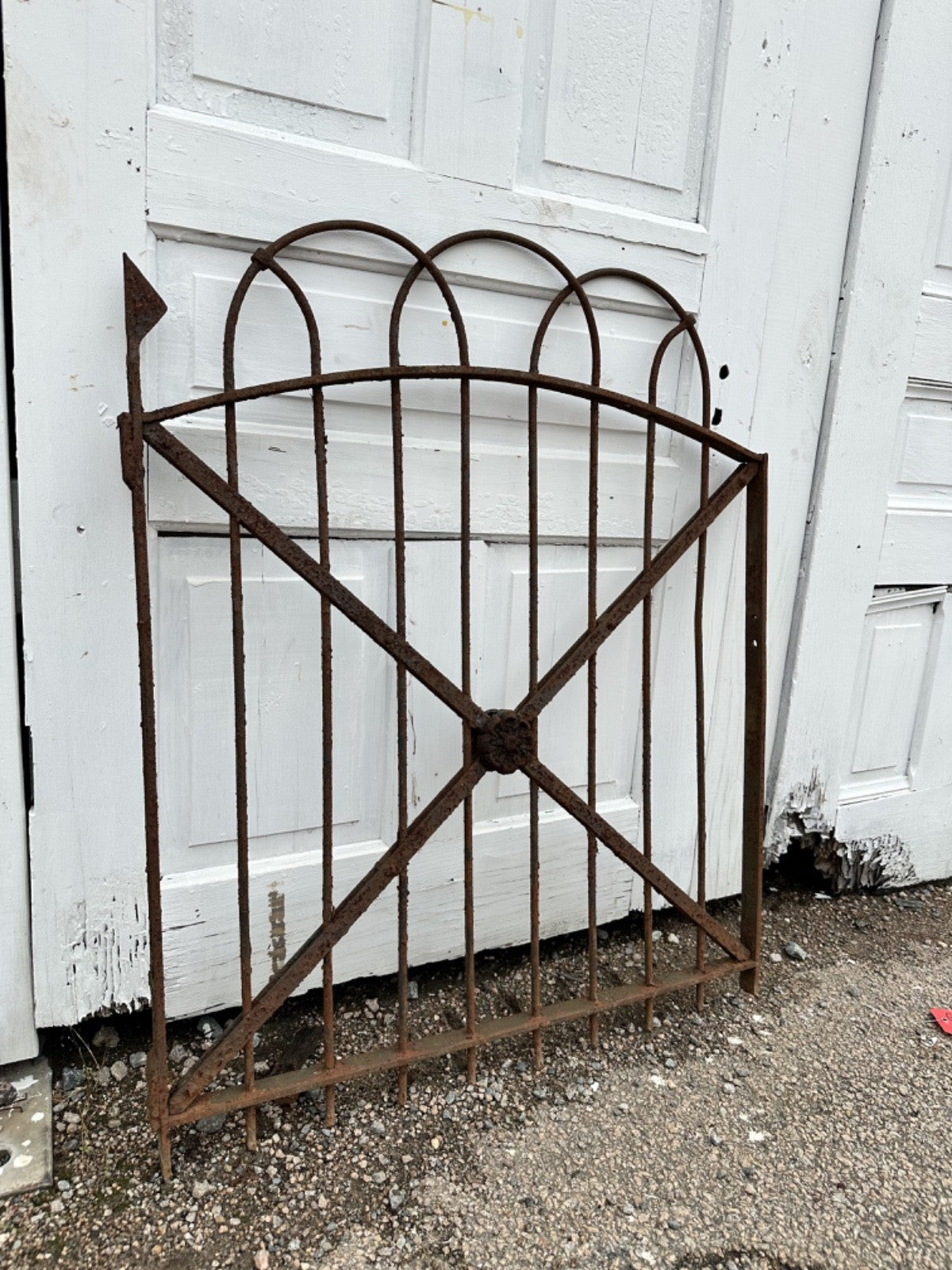 Antique Iron Hairpin Garden Gate w/ Flower Medallion GA20247