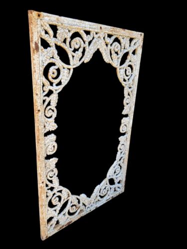 XL Decorative Iron Grapevine Frame *GAM0192