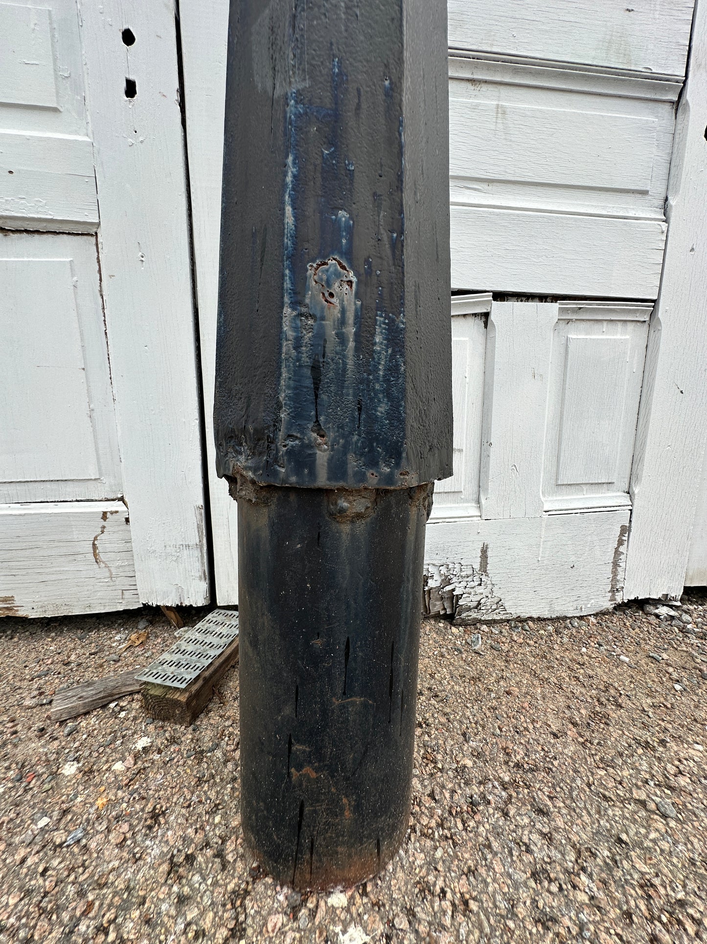 19th Century Cast Iron Plant Hanging Post GA20296