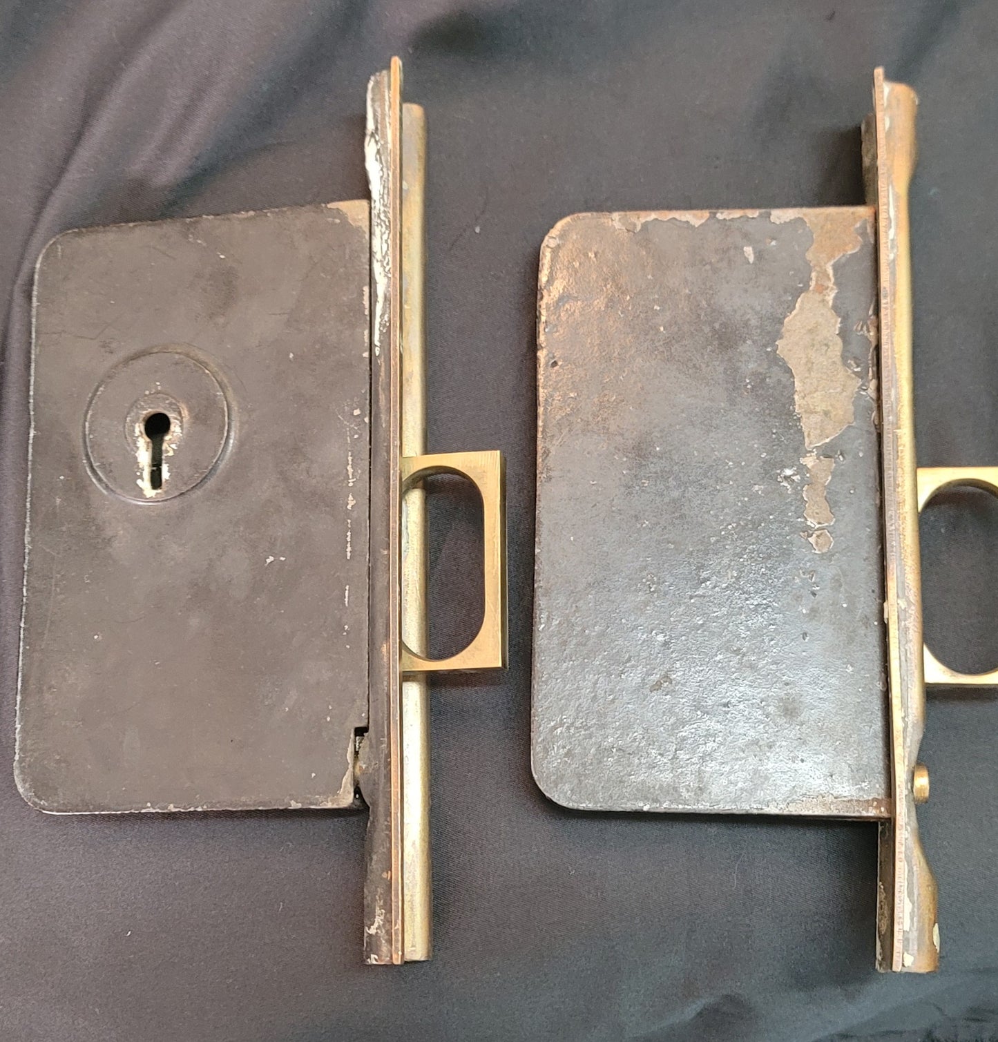 Brass Pocket Door Lock Set 7 3/4" x 1 18" x 5 5/16" x 3 1/4" GS01042