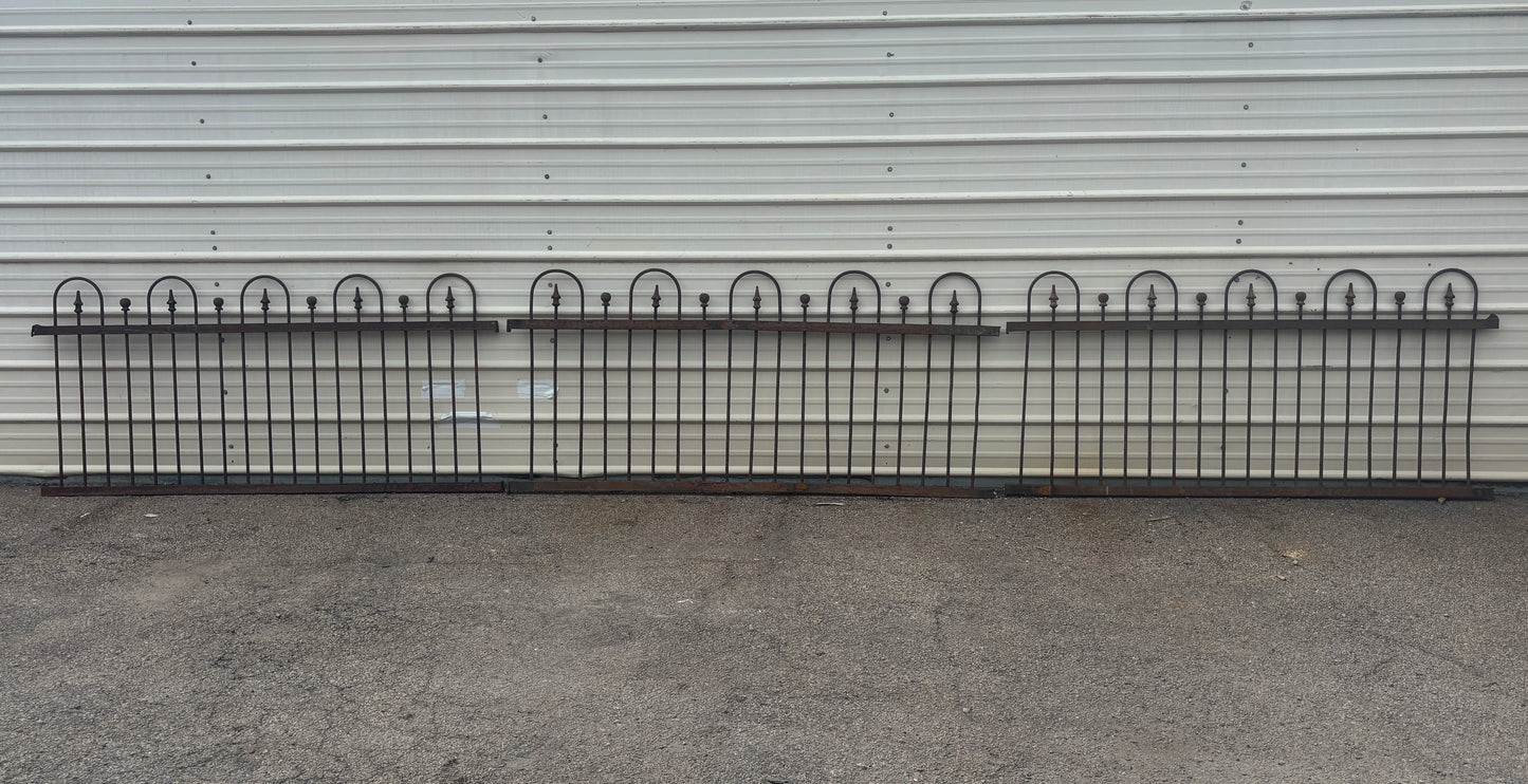 Hairpin Fence Panels With Finials GA21212