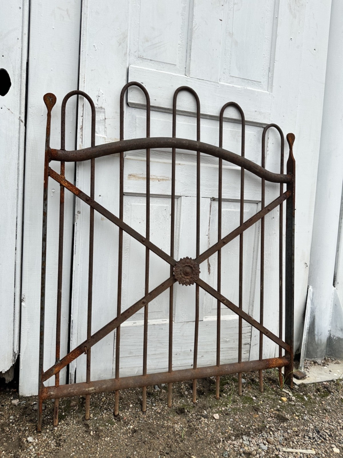 Antique Iron Hairpin Garden Gate w/ Sunflower Medallion GA20259