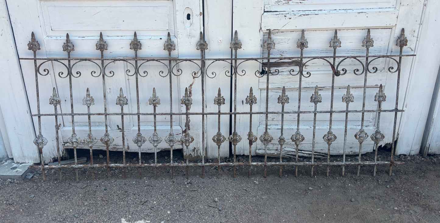 21.5 Feet of Iron Fence Panels GA21247