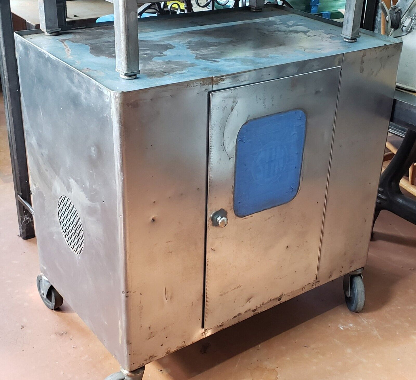 Industrial Factory Steel Portable Cabinet with Interior Shelves GA9335