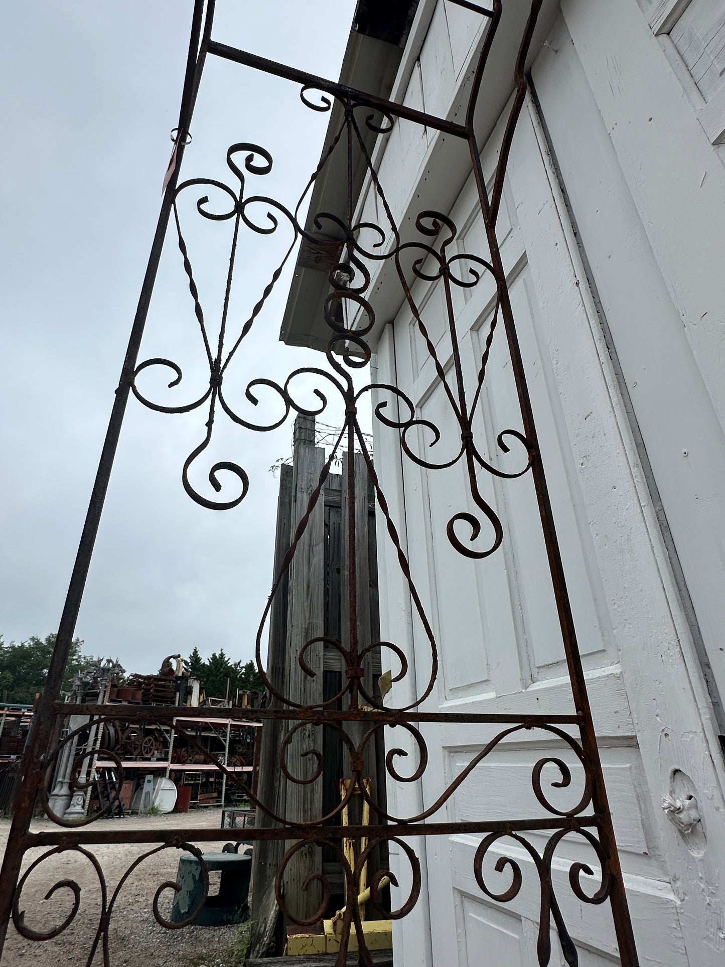 Iron Artisan Arbor w/ Stakes GS6037