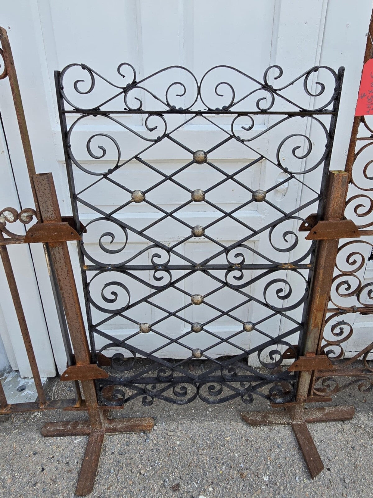 Antique Scrolled Iron Gate GAM0457