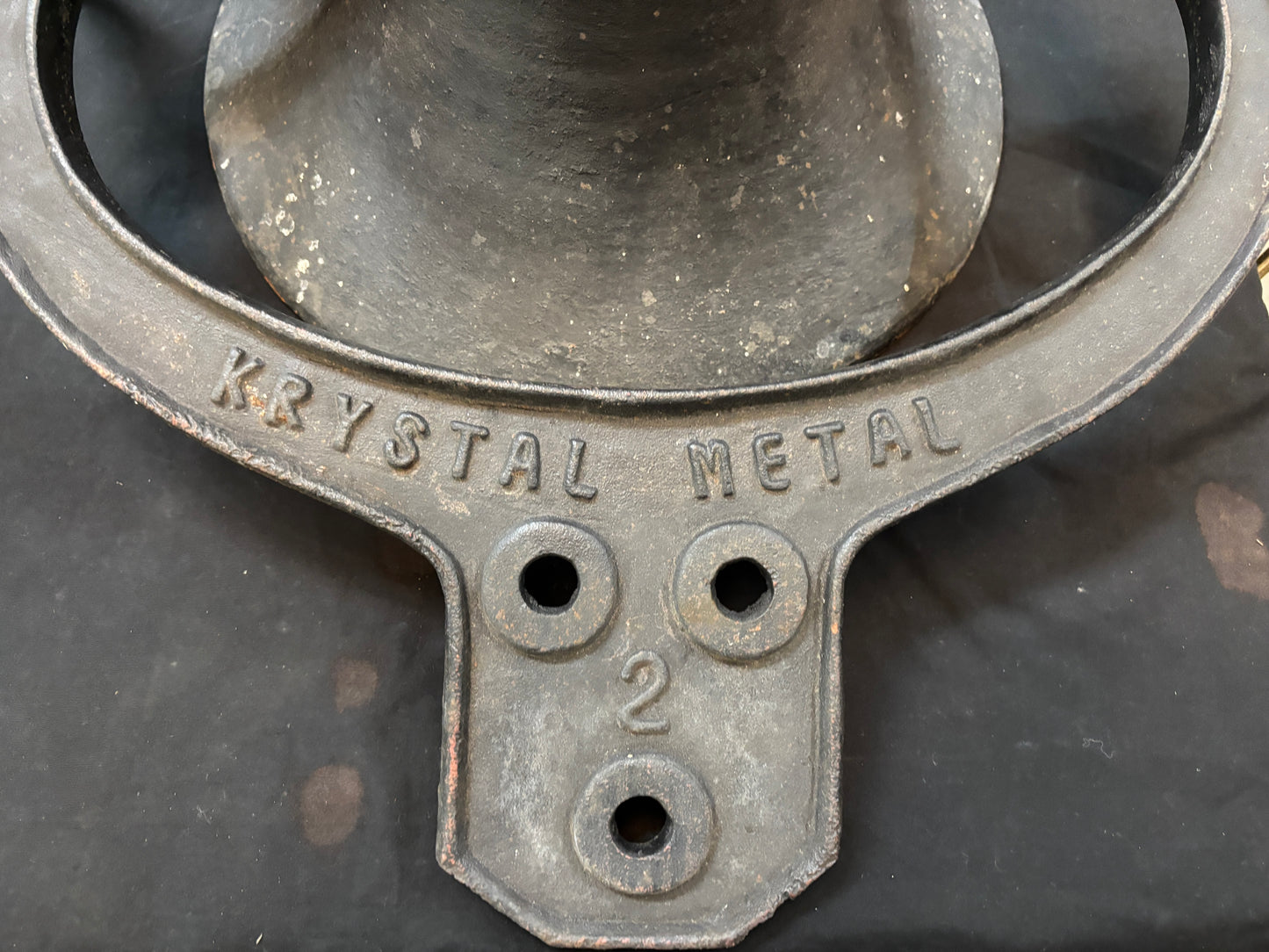 Krystal Metal Cast Iron Dinner Bell GA21505