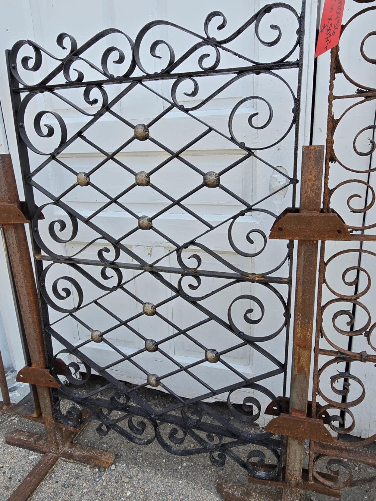 Antique Scrolled Iron Gate GAM0457