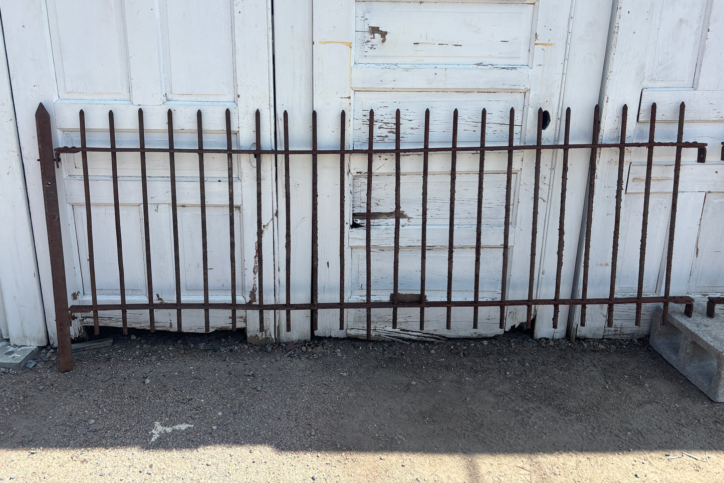 16 Feet of Wrought Iron Picket Fencing GA21248
