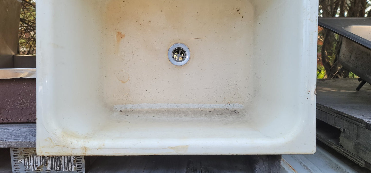 Deep Cast Iron Sink 14" T x 24" W x 20" Deep GS00570
