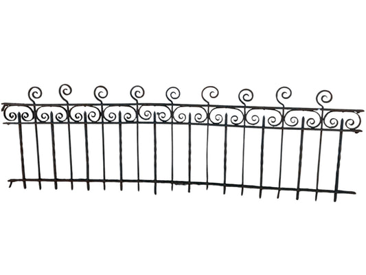 13 feet of antique iron fencing GA21094