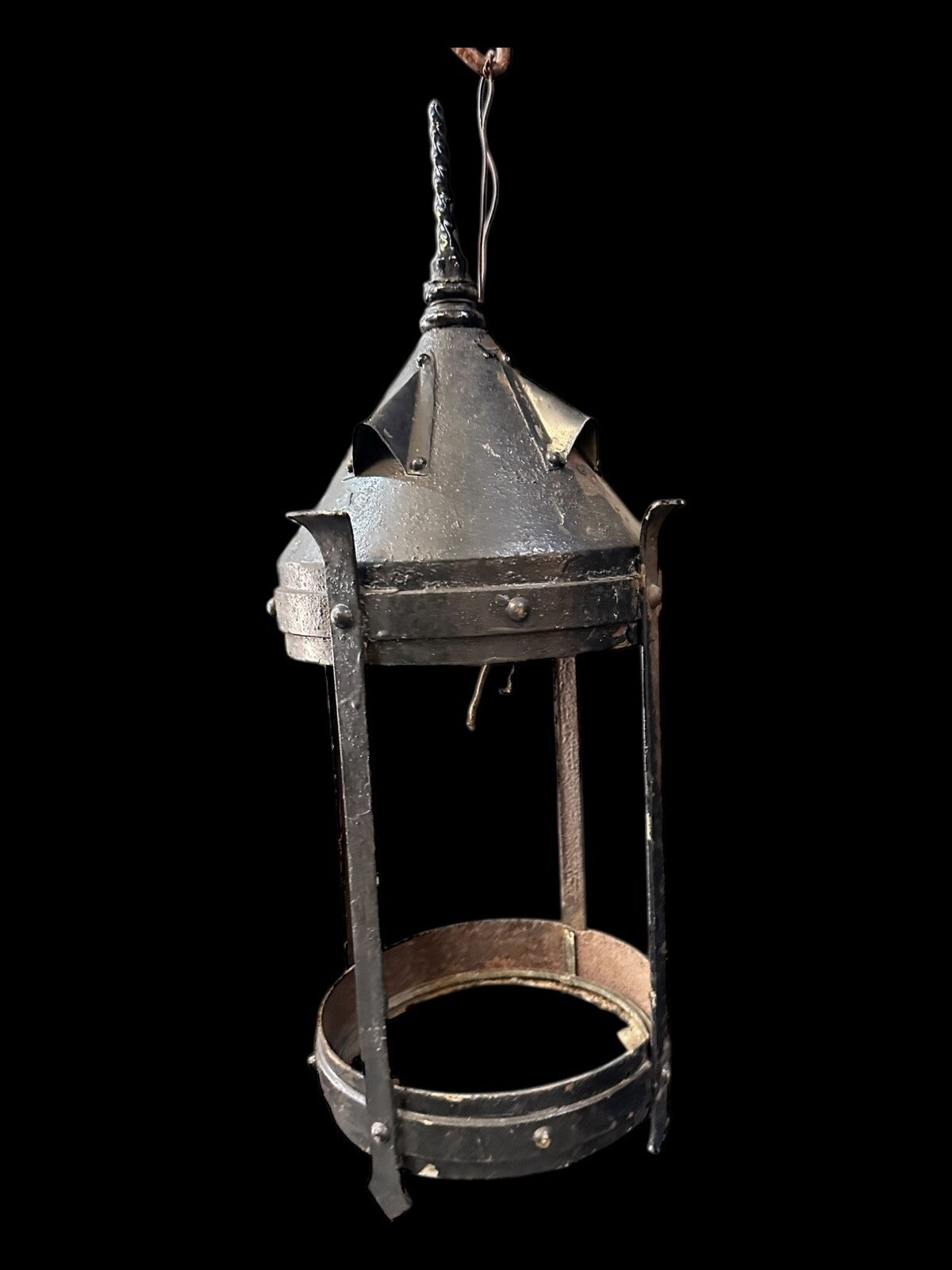 Gothic Iron Lantern GA20058