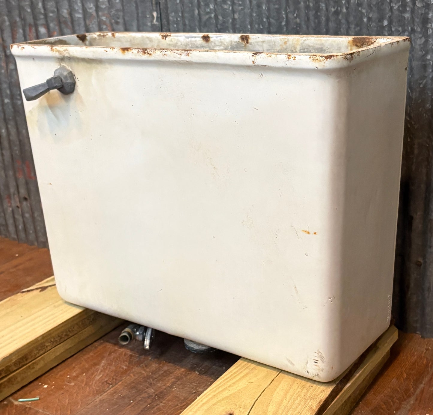 Antique Cast Iron Toilet (Tank Only-without lid) GA21112