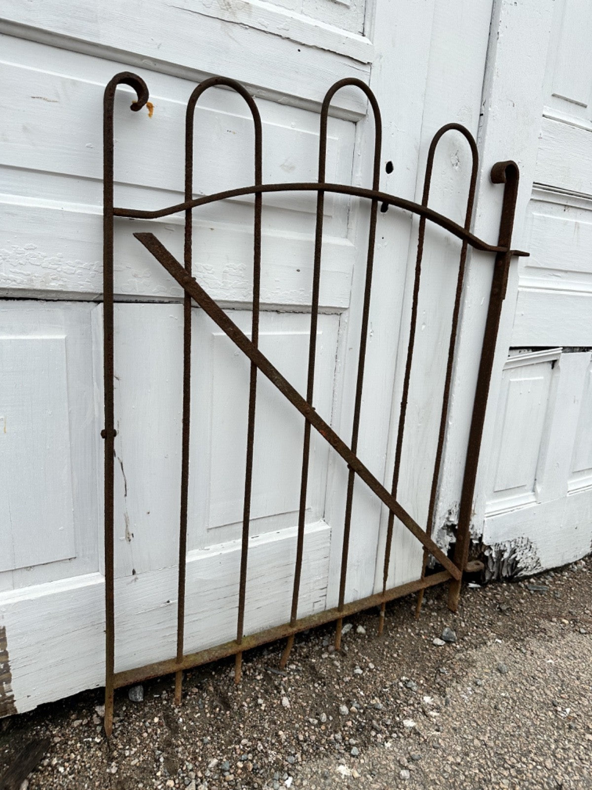Antique Iron Hairpin Garden Gate GA20249
