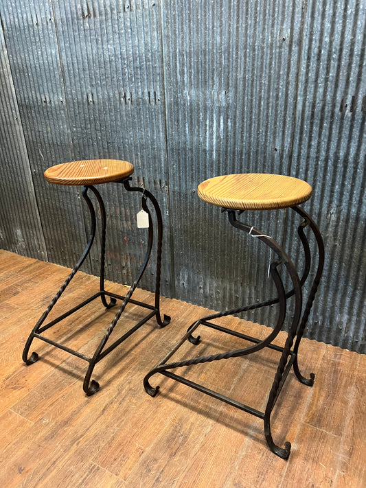 Wrought Iron Bar Stool with Heart Pine Seat GA10151