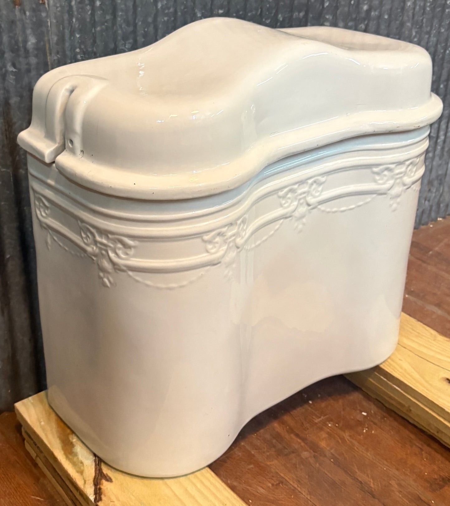 Antique Cast Iron Toilet (Tank Only) GA21110