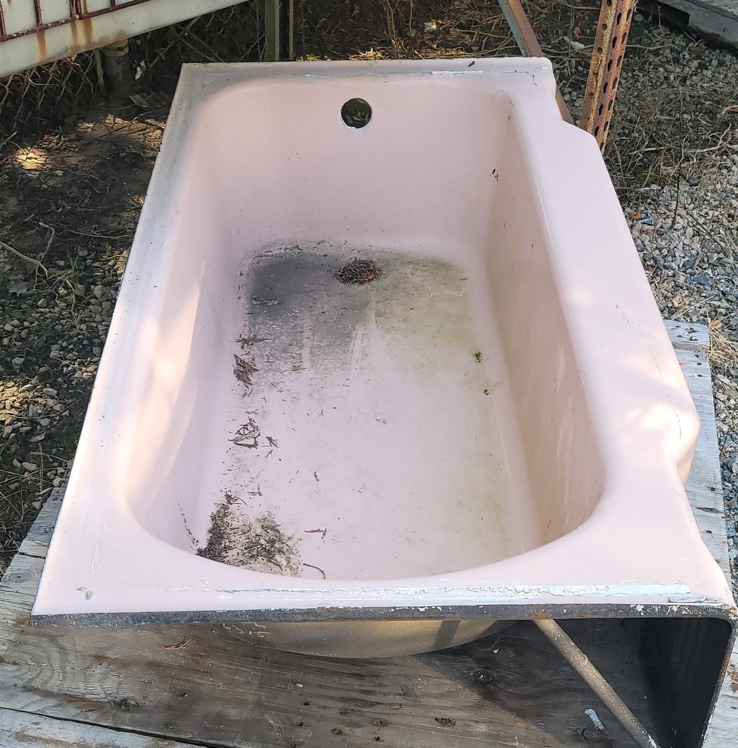 Pink 5' Art Deco Cast Iron Bath Tub w/ Right Drain & Front Apron GS00571