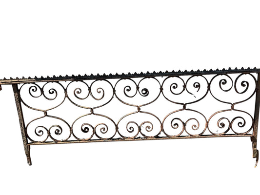 6 feet of antique iron fencing GA21085