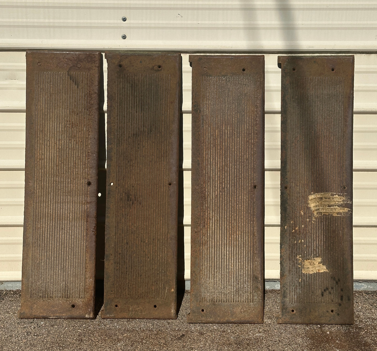 Set of 4 Cast Iron Stair Treads GA20834