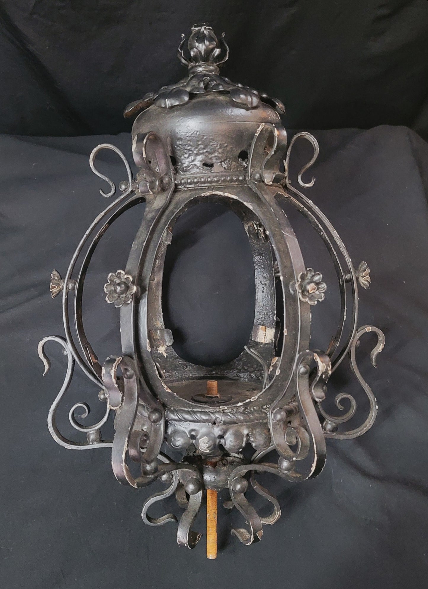 Ornate Victorian Wrought Iron Lamp Post Base Top 18" x 12" GS00783