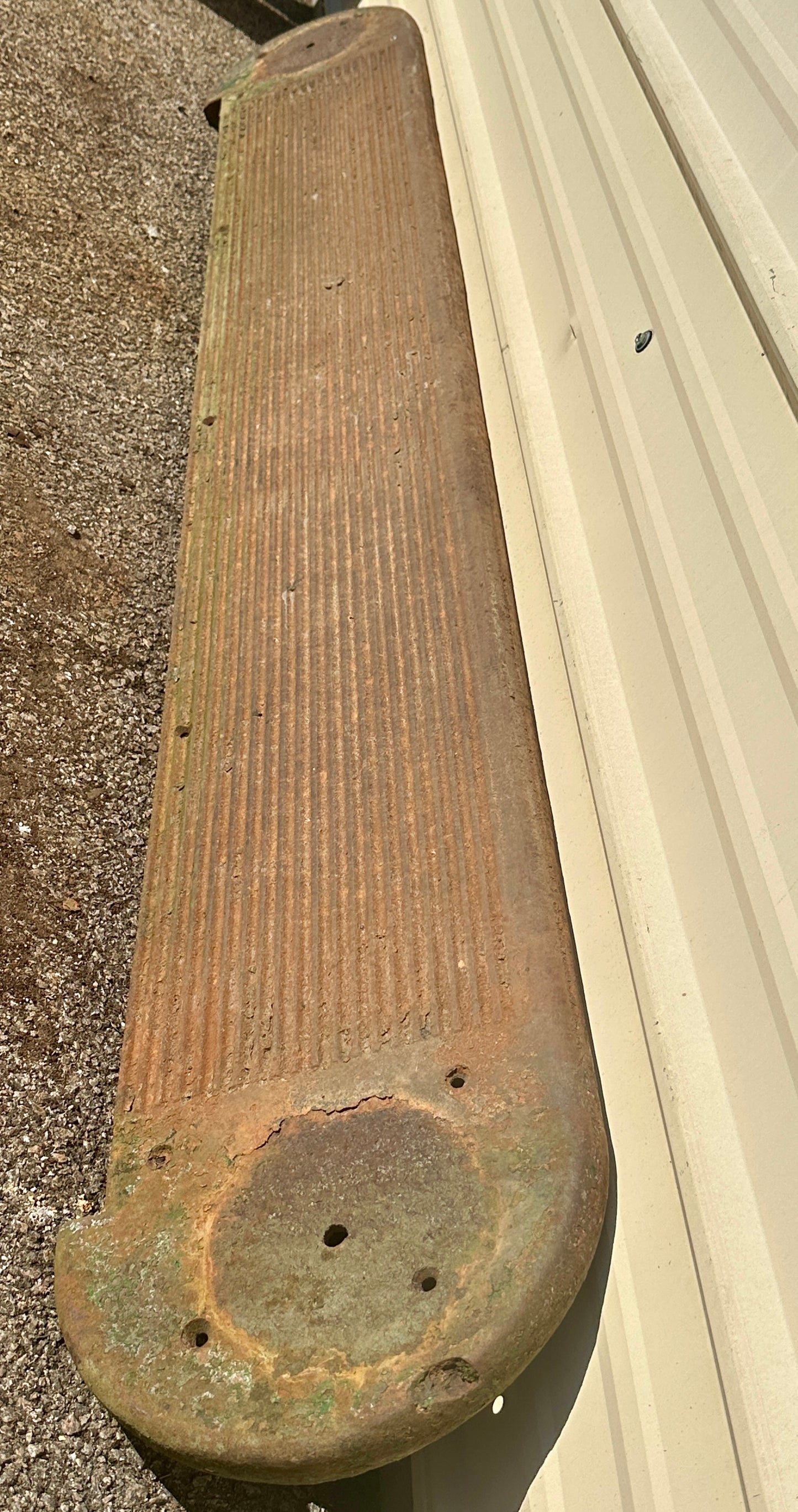 Single, Curved Cast Iron Stair Tread GA20835